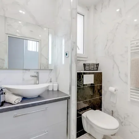Luxurious Flat Champs Elysee Apartment *